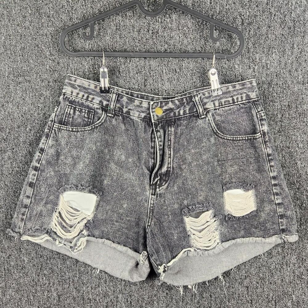 Shein Women's Black and Grey Shorts